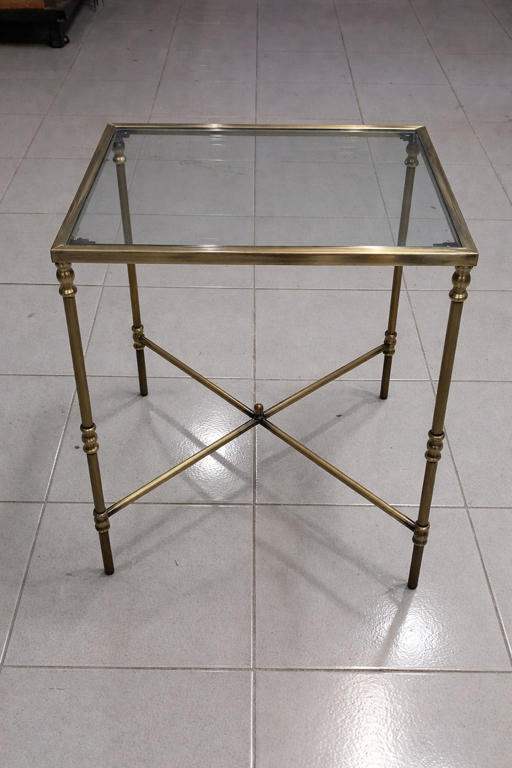 Torna Detaylı Pirinç Eskitme  Kare Yan Sehpa